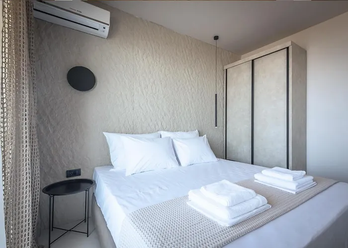 Otel Laki *