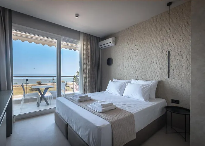 Laki Otel Nea Plagia