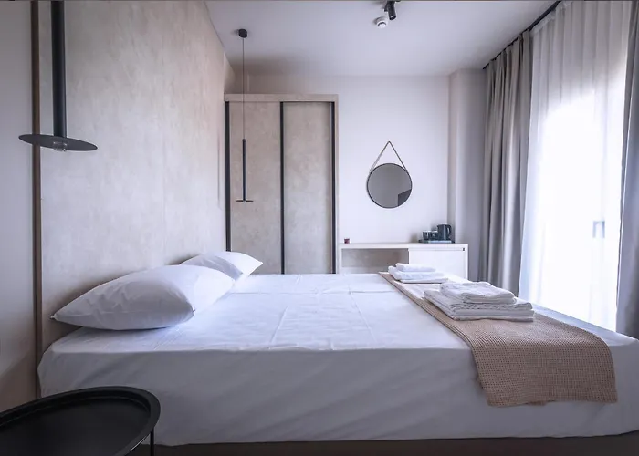 Laki Otel Nea Plagia
