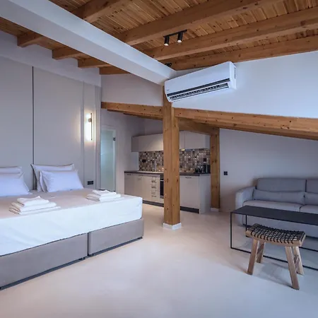 Laki Hotel Nea Plagia